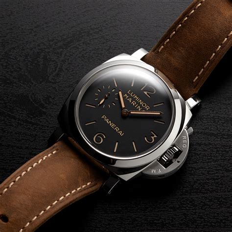 47mm panerai lug width|Panerai luminor bezel review.